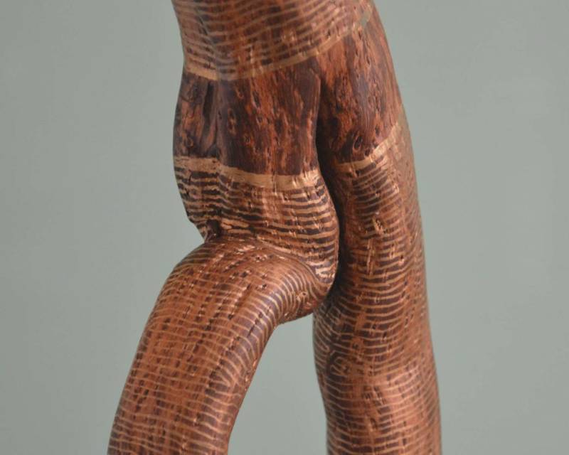 sculpture naturelle en bois peint, de l’artiste français Frédéric Ansermet
