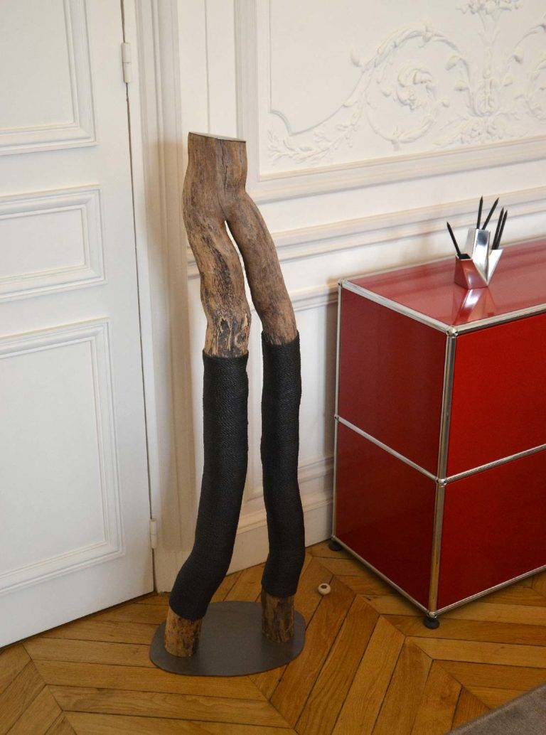 Sculpture bois naturel entouré de cordage polyamide