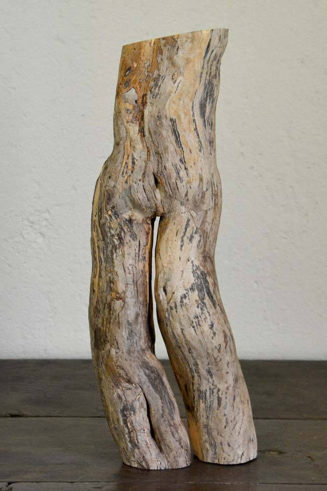 Sculpture en bois brut