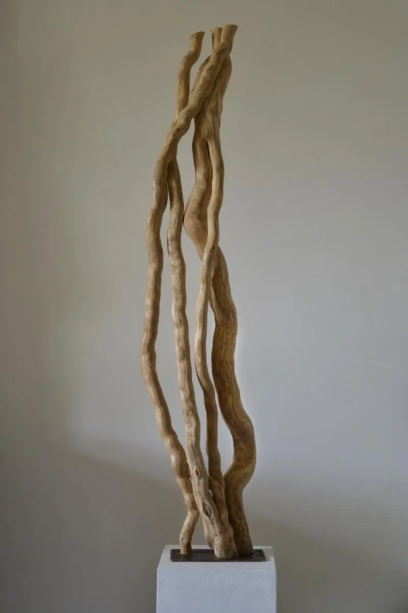 Luminaire LED en bois brut, bois naturel par le sculpteur et artiste français Frédéric Ansermet
