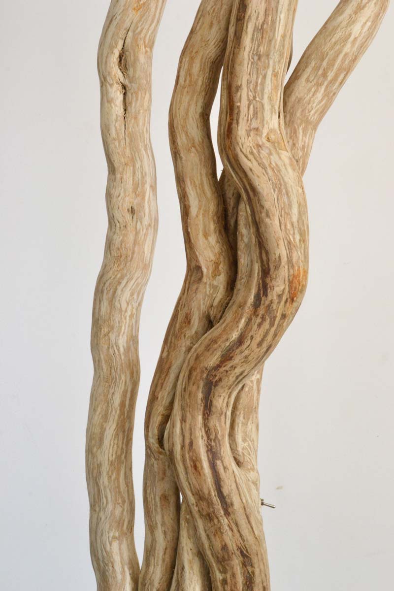 Luminaire LED en bois brut, bois flotté naturel par le sculpteur et artiste français Frédéric Ansermet