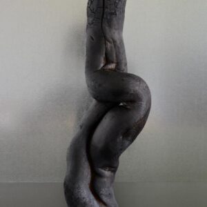 Sculpture en bois brulé par l'artiste Frédéric Ansermet.