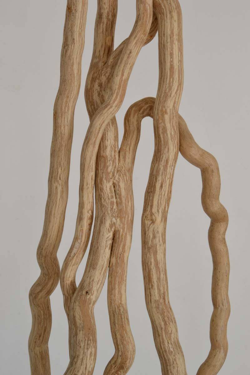 Luminaire LED en bois brut, bois flotté naturel par le sculpteur et artiste français Frédéric Ansermet