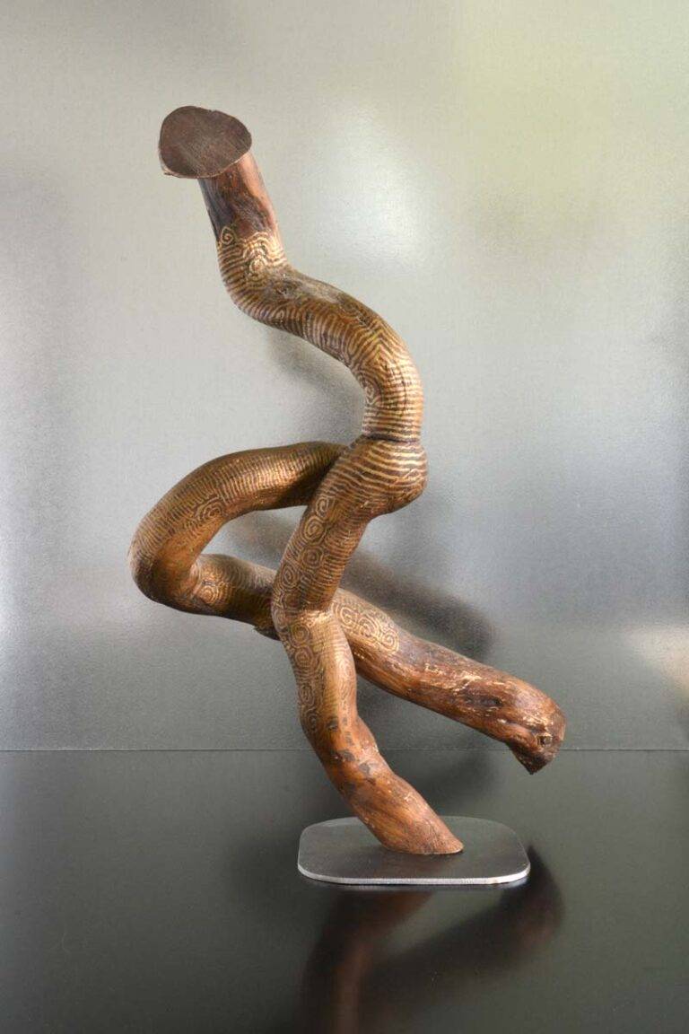 sculpture bois flotté, bois peint par l’artiste français Frédéric Ansermet