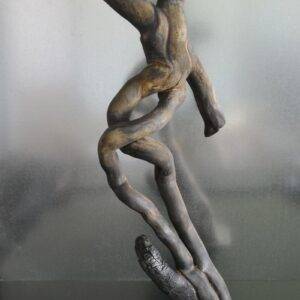 Sculpture en bois brulé par l'artiste Frédéric Ansermet.