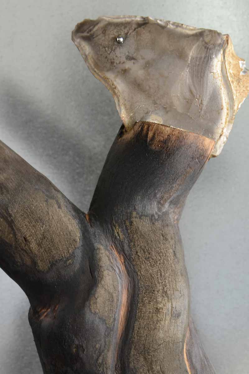 Sculpture en bois brulé par l'artiste Frédéric Ansermet.